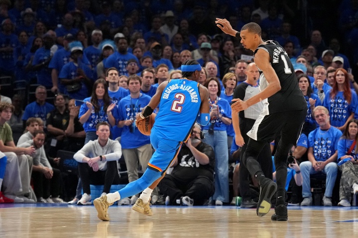 科尔：马刺和雷霆在西部就像两座大山 至少未来几年都会在那里！