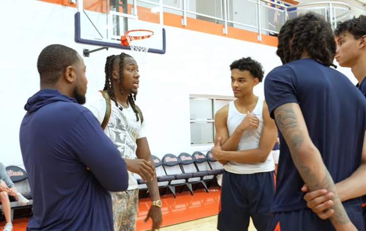 多苏穆：伊利诺伊训练设施比多数NBA球队好 只有快船勇士可能更强